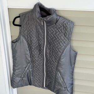 Casual Identity Women’s Grey Vest  Sherpa Lined Size M?